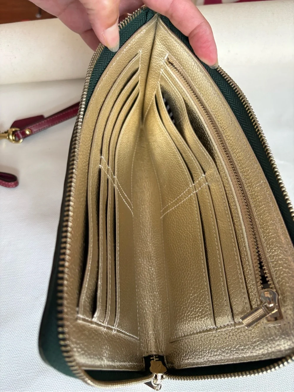 Woven Zip Wallet in Dark Green